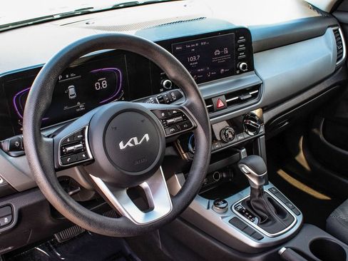 Used 2025 Kia Seltos LX AWD/4WD image 15