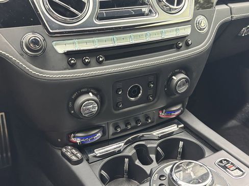 Used 2020 Rolls-Royce Wraith RWD image 32