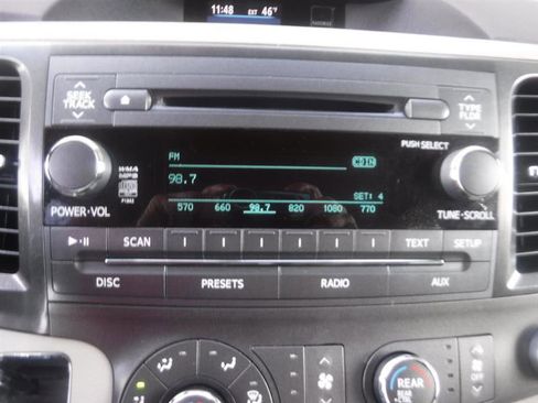 Used 2012 Toyota Sienna LE image 33