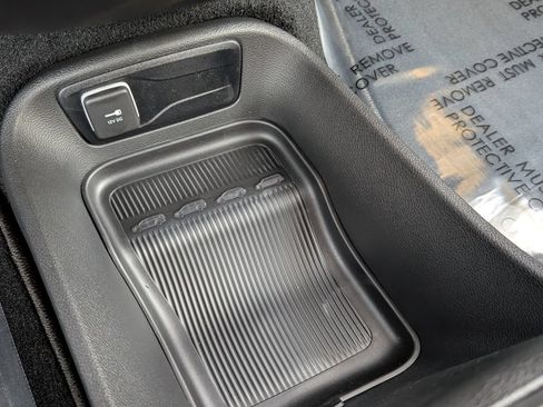 New 2026 Chrysler Pacifica Select FWD image 43