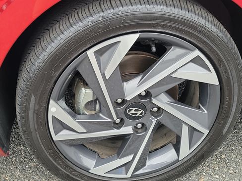Certified 2025 Hyundai Elantra SEL FWD image 7