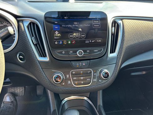 Used 2025 Chevrolet Malibu LT FWD image 16