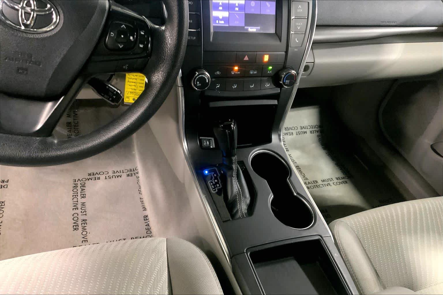 Used 2016 Toyota Camry LE FWD image 17