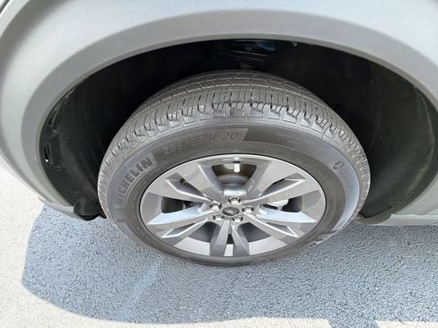 Used 2025 Ford Explorer Active w/ Active Comfort Package AWD/4WD image 18