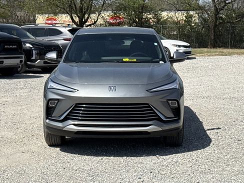 Used 2024 Buick Envista Preferred w/ Convenience II Package image 2