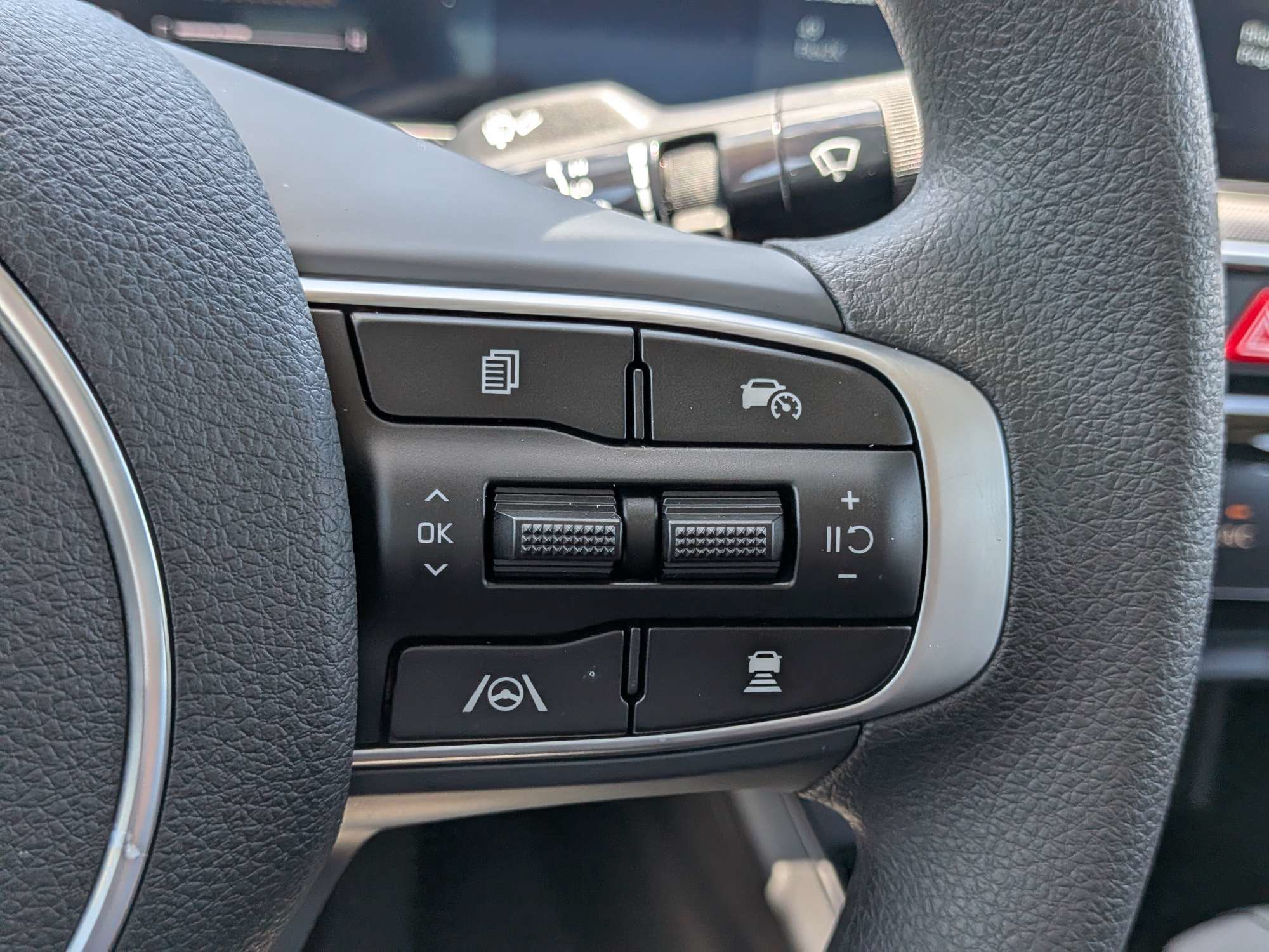 New 2026 Kia K5 LXS FWD image 30