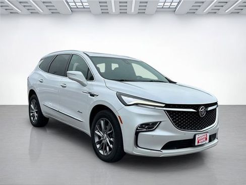Used 2022 Buick Enclave Avenir w/ Avenir Technology Package AWD/4WD image 2