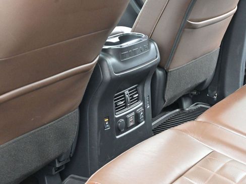 Used 2021 Nissan Titan Platinum Reserve w/ Moonroof Package image 34