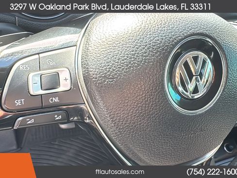 Used 2017 Volkswagen Passat 1.8T R-Line FWD image 38