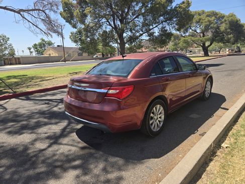 Used 2012 Chrysler 200 Touring image 3