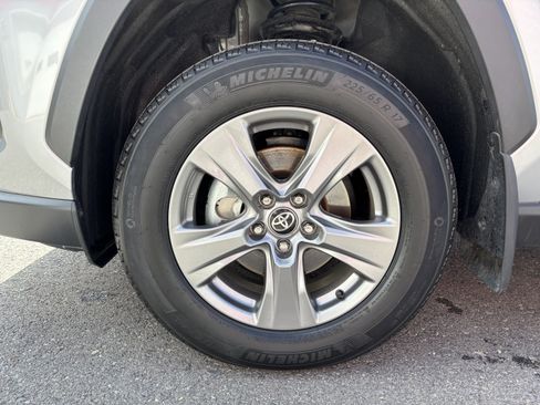 Used 2026 Toyota Highlander XLE AWD/4WD image 11