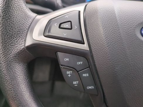 Used 2020 Ford Fusion SE FWD image 24