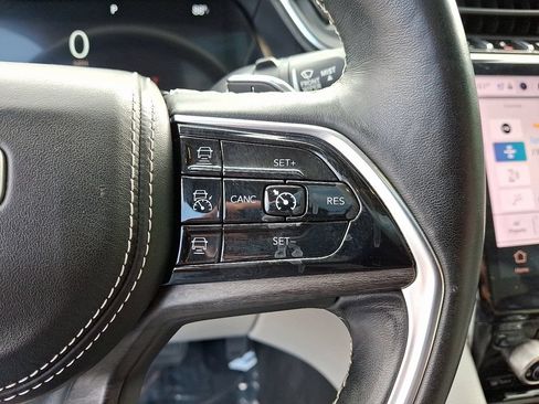 Used 2021 Jeep Grand Cherokee L Overland w/ Luxury Tech Group IV AWD/4WD image 25