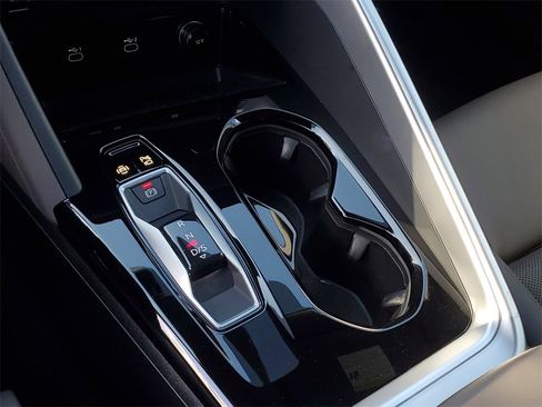 Used 2025 Audi Q5 Premium Plus w/ Premium Plus image 15