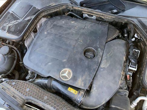Used 2019 Mercedes-Benz C 300 4MATIC Sedan image 34