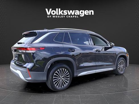 Certified 2025 Volkswagen Tiguan S w/ 18" Wheel Package AWD/4WD image 8