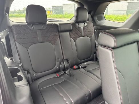 Used 2026 Honda Pilot Black Edition image 14