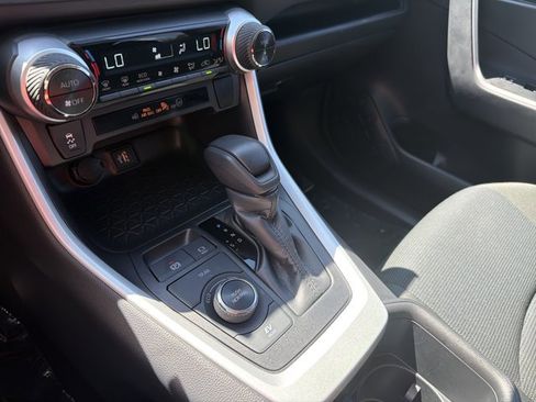 Used 2025 Toyota RAV4 LE AWD/4WD image 21