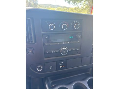 Used 2016 Chevrolet Express 3500 w/ Chrome Appearance Package RWD image 13