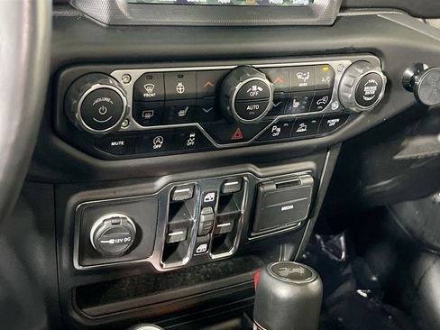 Used 2021 Jeep Wrangler Unlimited Sahara image 16