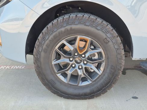 Used 2025 Ford Expedition Tremor AWD/4WD image 32