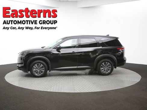 Used 2024 Nissan Pathfinder S image 60