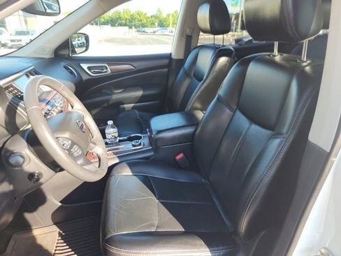 Used 2017 Nissan Pathfinder Platinum w/ Cargo Package AWD/4WD image 8
