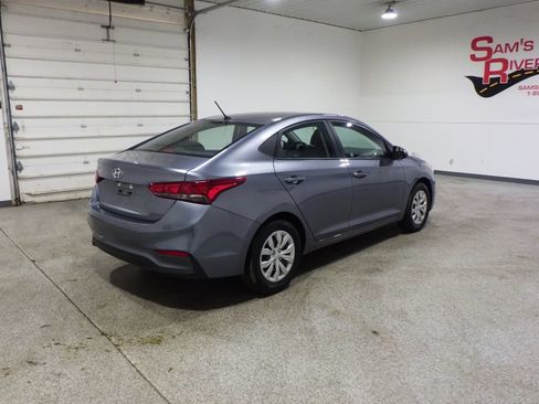 Used 2018 Hyundai Accent SE FWD image 4