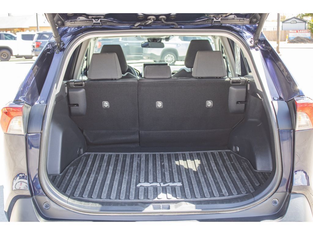 Used 2025 Toyota RAV4 XLE w/ Convenience Package AWD/4WD image 12