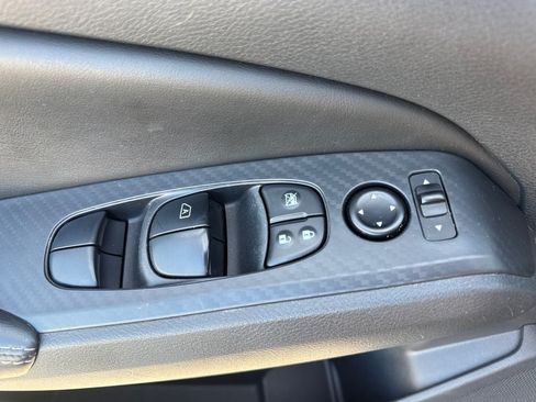Used 2025 Nissan Altima 2.5 SV FWD image 17