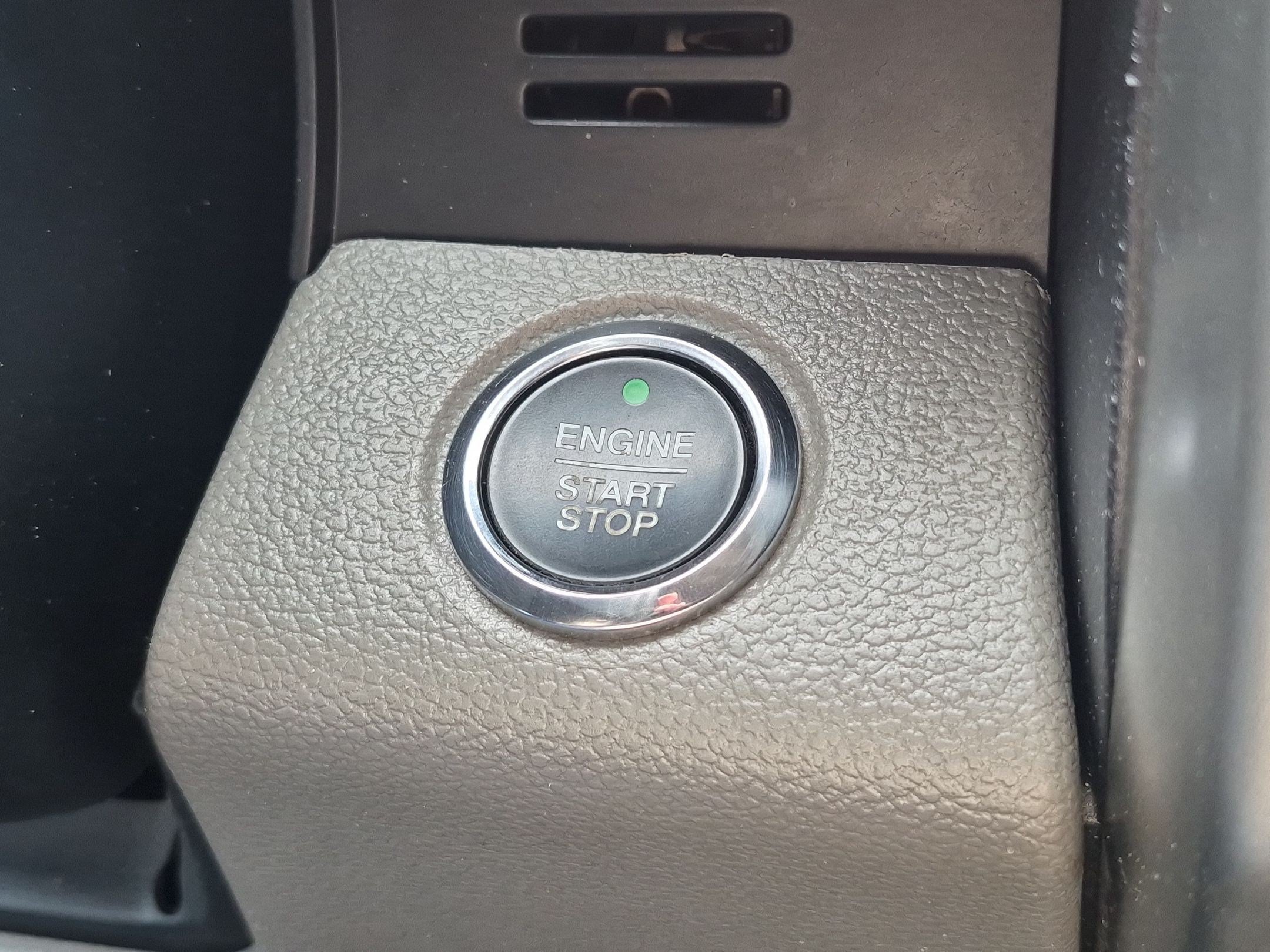 Used 2015 Ford F150 Lariat AWD/4WD image 23