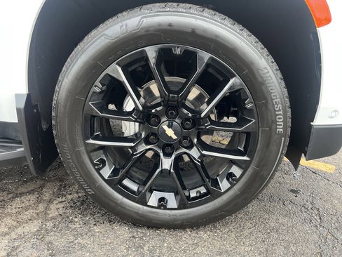 Used 2023 Chevrolet Tahoe Premier w/ Advanced Technology Package image 12