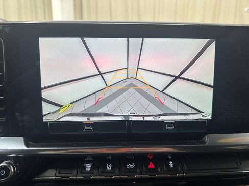 Used 2024 GMC Sierra 3500 SLE w/ SLE Value Package image 32