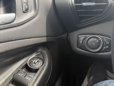 Used 2015 Ford Escape SE w/ Equipment Group 201A AWD/4WD image 36
