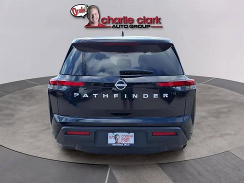 Used 2023 Nissan Pathfinder S image 4