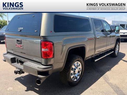 Used 2018 GMC Sierra 2500 Denali w/ Duramax Plus Package AWD/4WD image 7