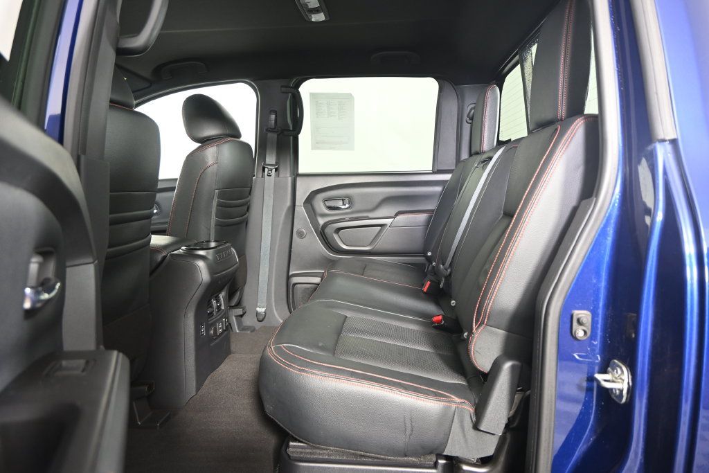 Used 2020 Nissan Titan PRO-4X w/ Pro-4x Convenience Package AWD/4WD image 18