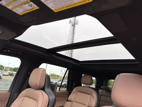 Used 2025 Lincoln Navigator Black Label image 22