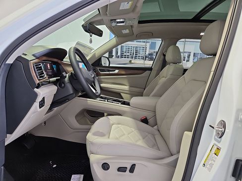 New 2026 Volkswagen Atlas SE FWD image 17