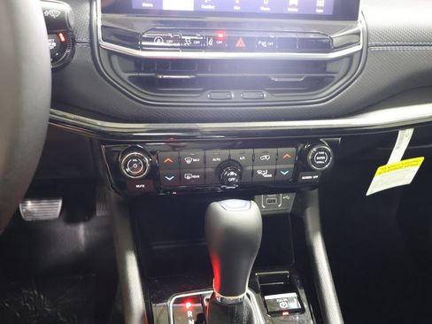 New 2026 Jeep Compass Limited w/ Sun, Sound & Navigation Group AWD/4WD image 23