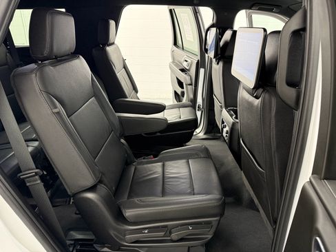 Used 2024 Chevrolet Tahoe LT w/ Luxury Package image 15