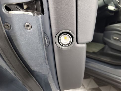 Used 2022 Rivian R1S Launch Edition image 32