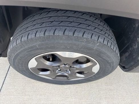 Used 2017 Jeep Renegade Sport w/ Power & Air Group image 17