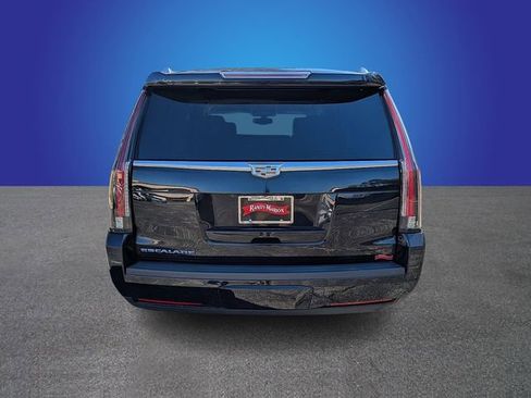 Used 2019 Cadillac Escalade 2WD image 4