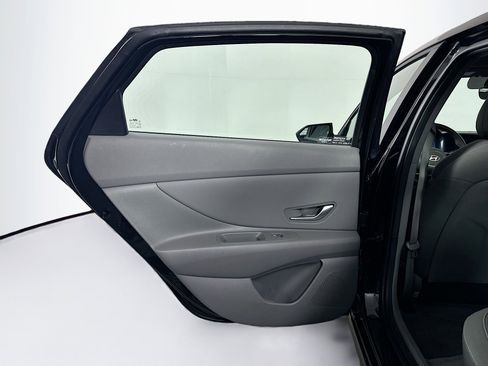 Used 2025 Hyundai Elantra SEL FWD image 27