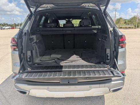 Used 2025 BMW X5 xDrive40i AWD/4WD image 17