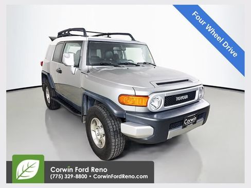 Used 2010 Toyota FJ Cruiser 4WD image 1