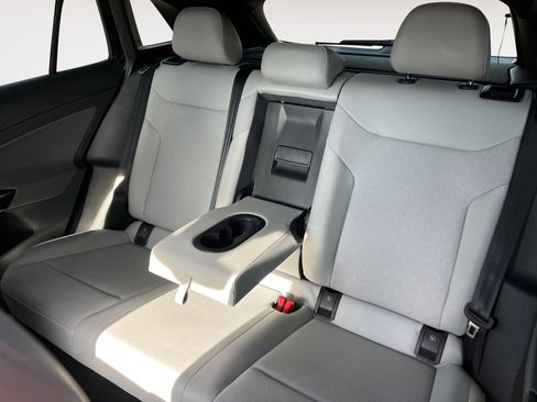 Certified 2021 Volkswagen ID.4 Pro S w/ Gradient Package image 16