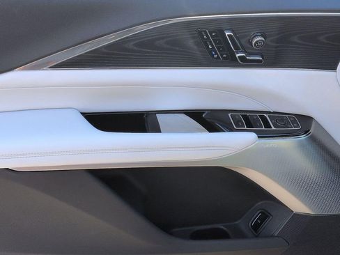 Certified 2024 Cadillac Lyriq Luxury RWD image 23