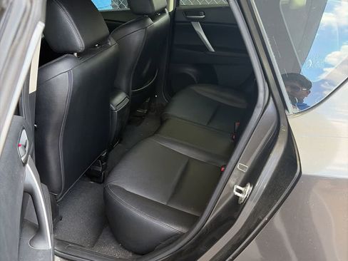 Used 2012 MAZDA MAZDA3 s Grand Touring w/ Tech Pkg FWD image 5